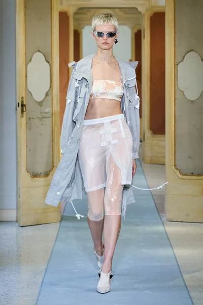 Look 34